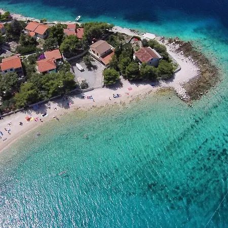 Nada - Six Bedroom Nyaraló