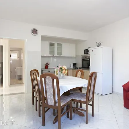 Nada - Six Bedroom * Rogoznica (Sibenik-Knin)