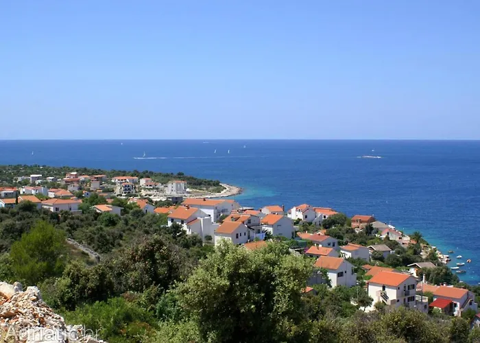 Nada - Six Bedroom * Rogoznica (Sibenik-Knin)