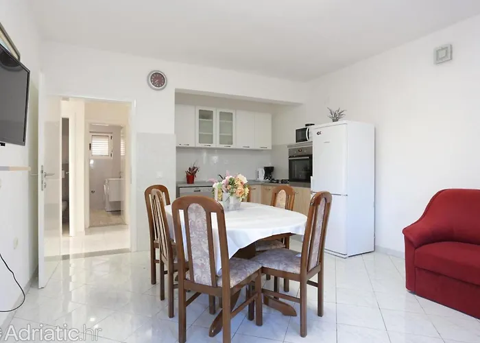 Nada - Six Bedroom * Rogoznica (Sibenik-Knin)